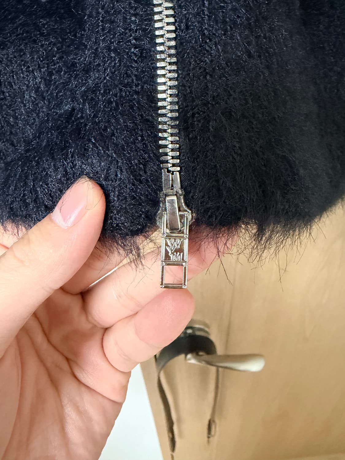 우영미 25fw 헤어리 니트집업 50 상품이미지5