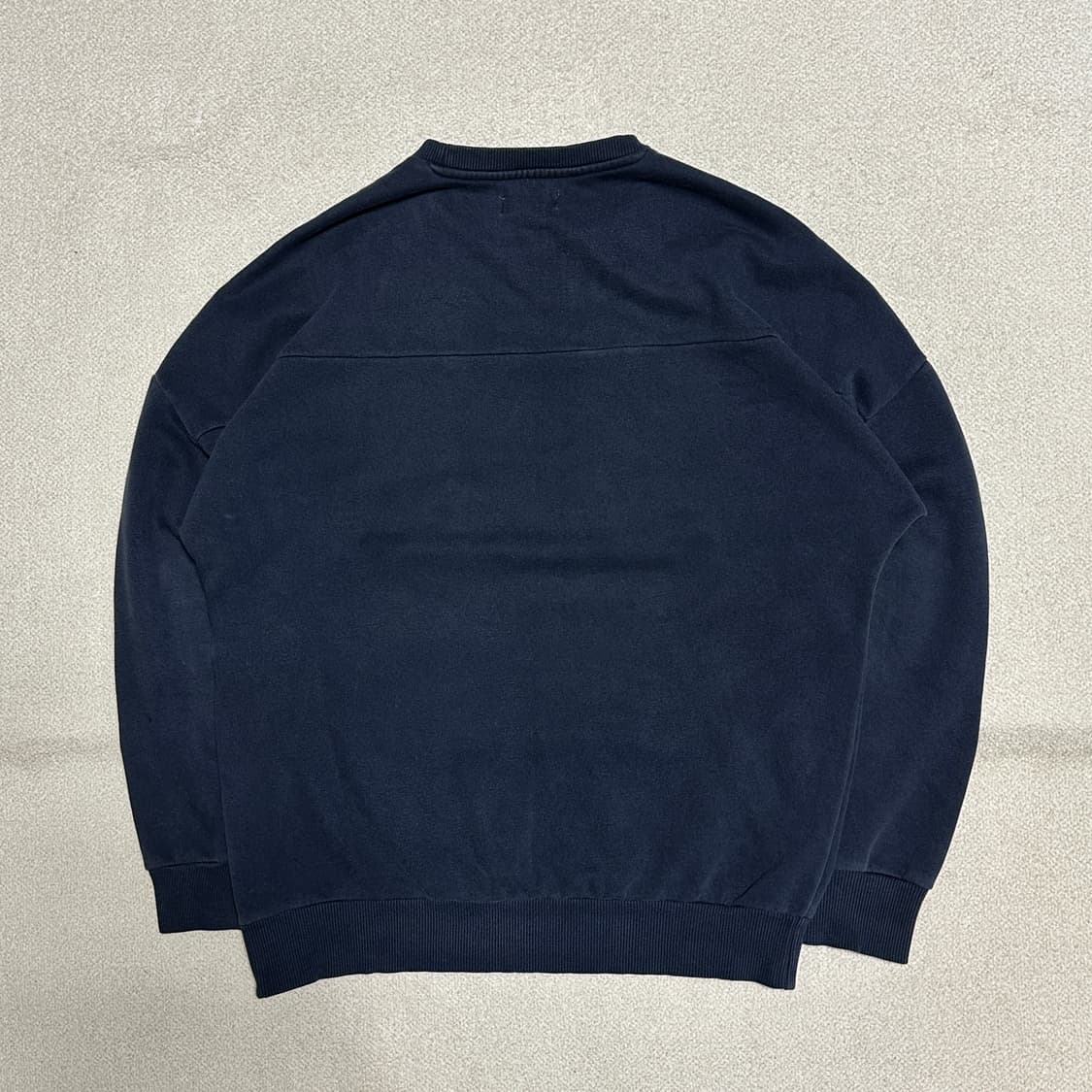 아디다스 스트릿 그래픽 크루넥 맨투맨 상품이미지3