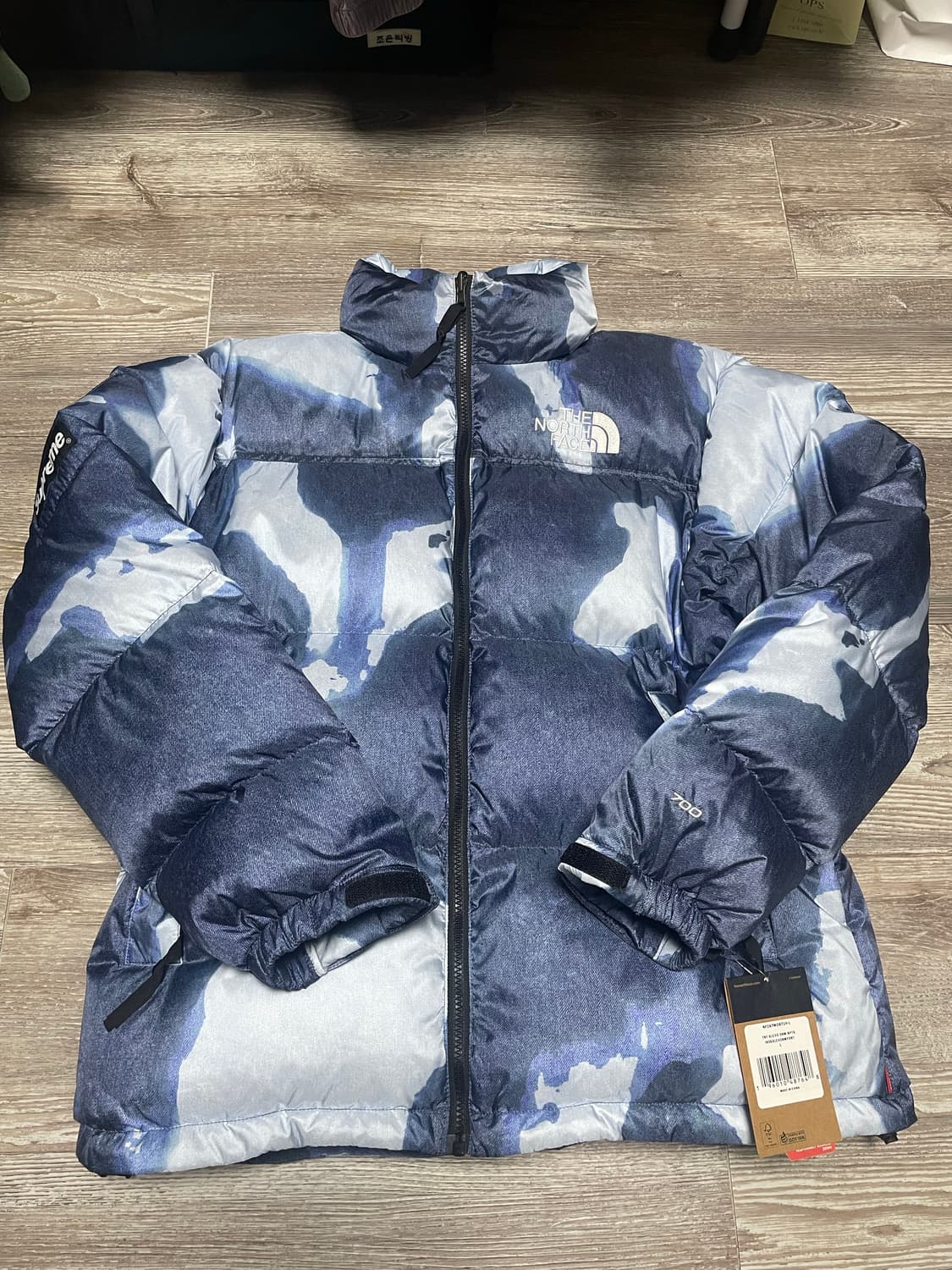 슈프림 노스페이스 블리치드 눕시 상품이미지1