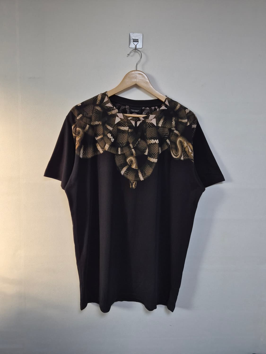 마르셀로불론MarceloBurlon 스네이크 티셔츠 M사이즈 - T57 상품이미지1