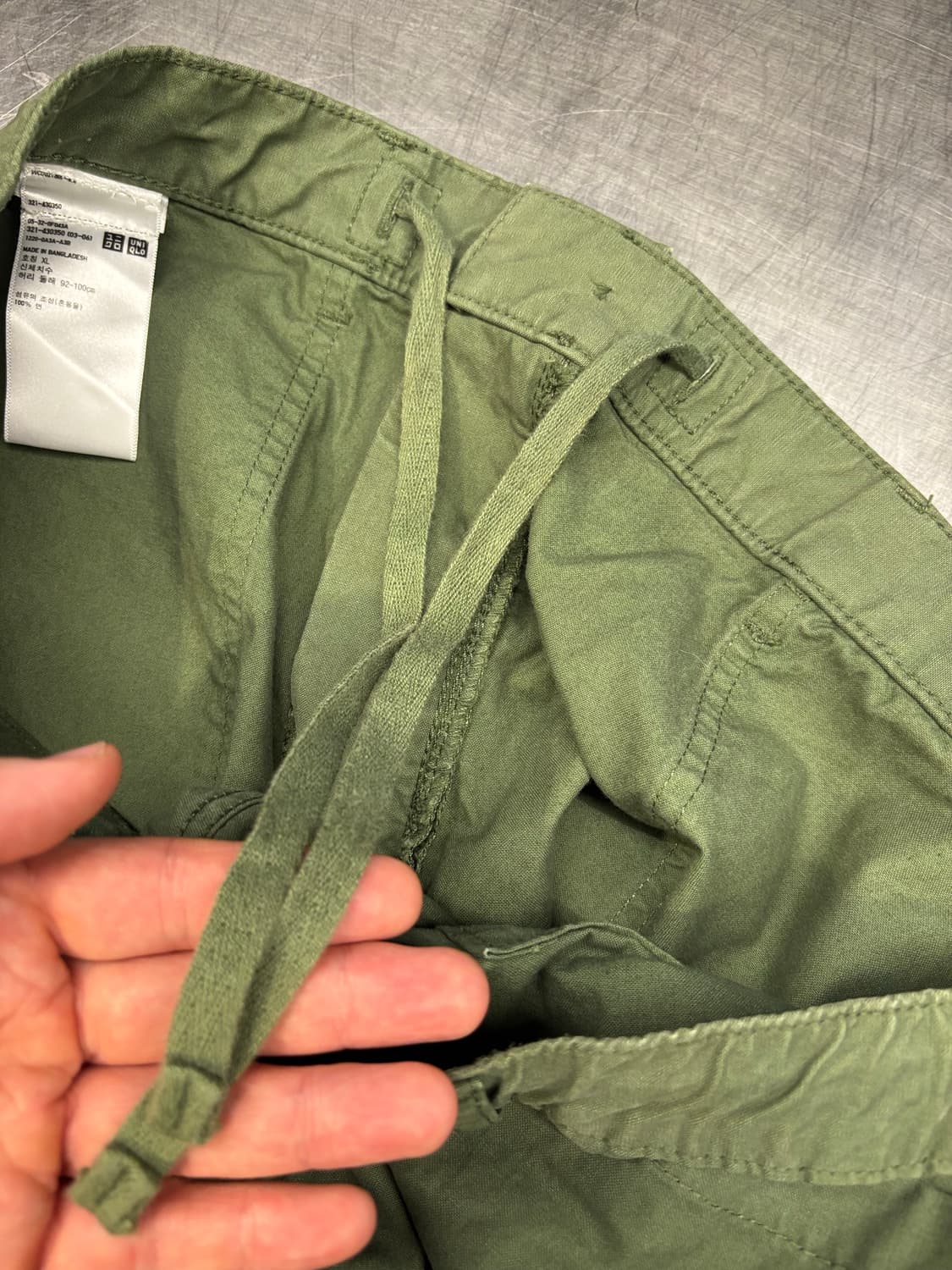 유니클로 카키 퍼티그팬츠 상품이미지5