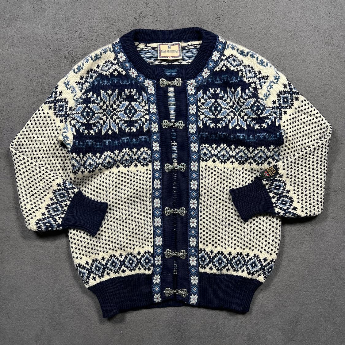 DALE OF NORWAY 데일 오브 노르웨이 노르딕 울 니트 가디건 상품이미지1