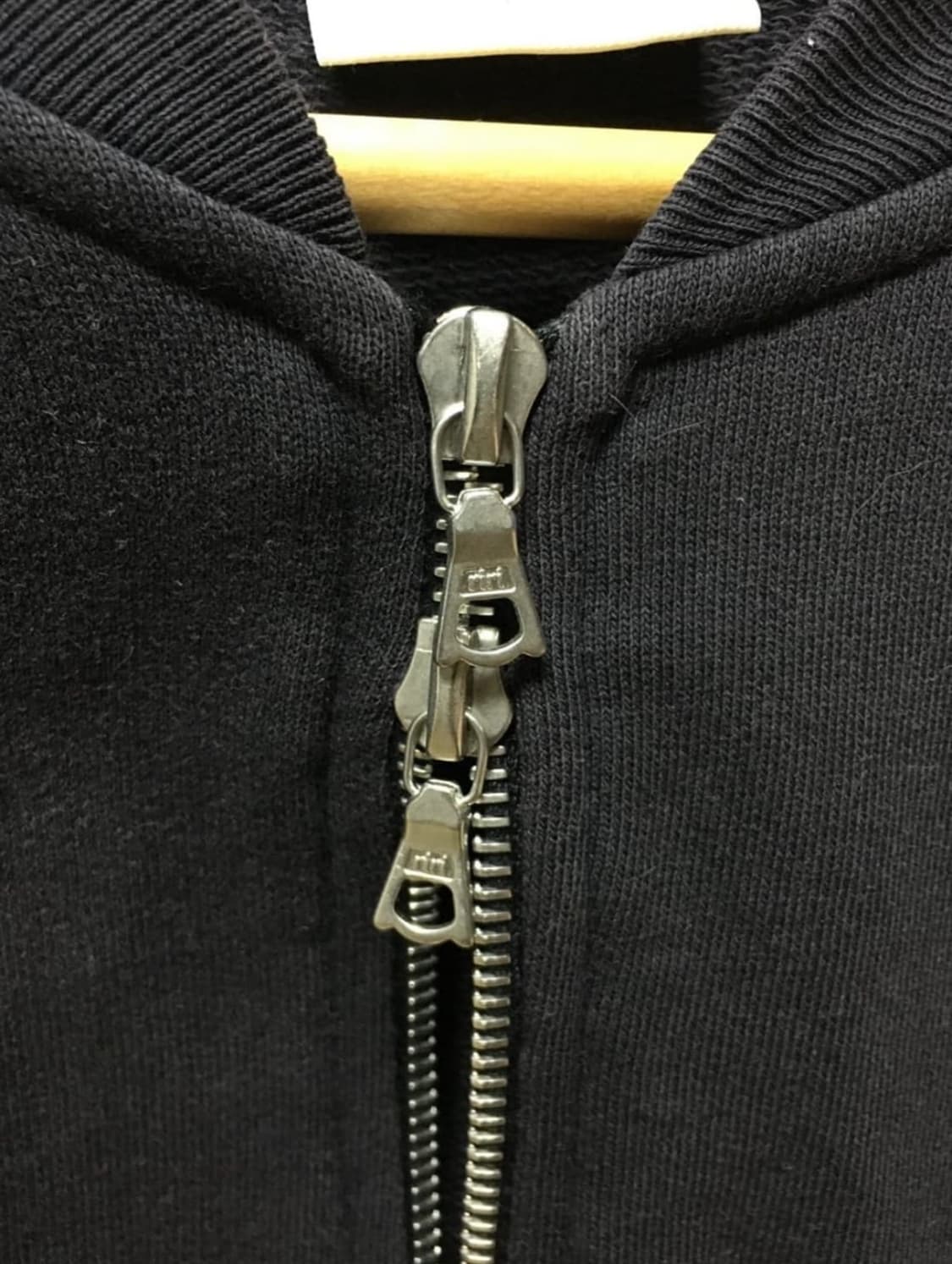 드리스반노튼 집업 상품이미지3