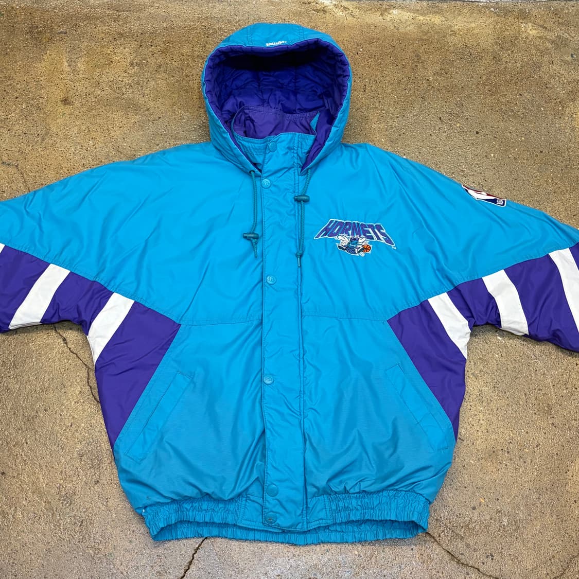 90s 미국 빈티지 스타터 NBA 샬럿 호네츠 패딩점퍼  상품이미지4