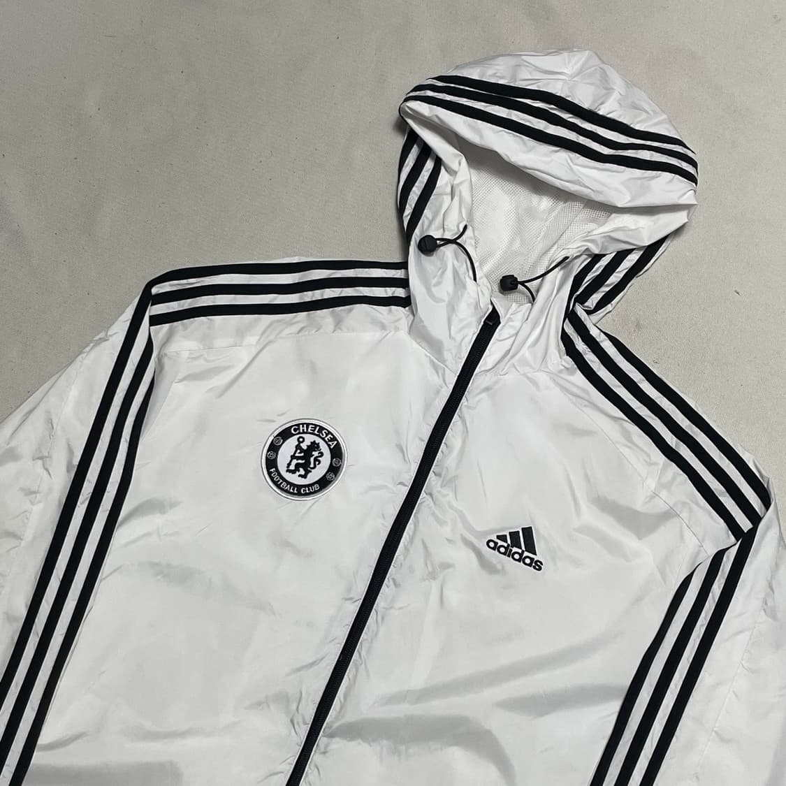 M 아디다스 첼시 블랙라인 화이트 후드 바람막이 상품이미지1