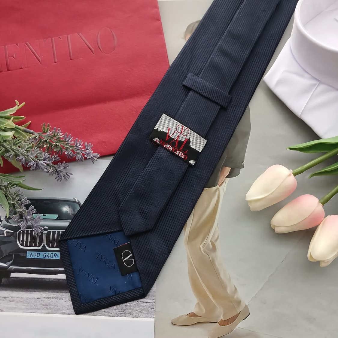 발렌티노 실크 네이비 솔리드 넥타이 9.4cm B등급 A18705
 상품이미지3