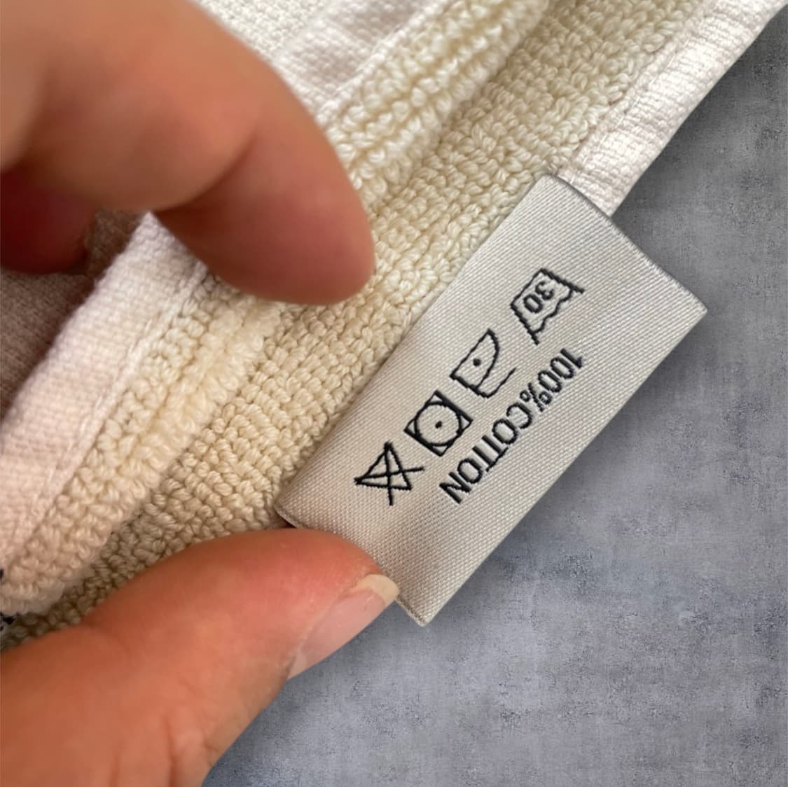 샤넬 CHANEL BEAUTE 아이보리 엠보 로고 비치타월 상품이미지6