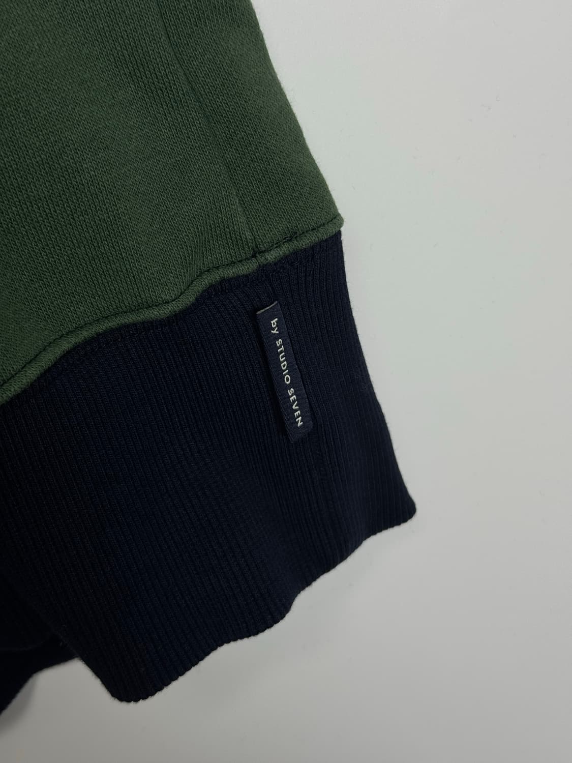 GU X 스튜디오 세븐 리메이크 스웻셔츠 맨투맨 XL 상품이미지5