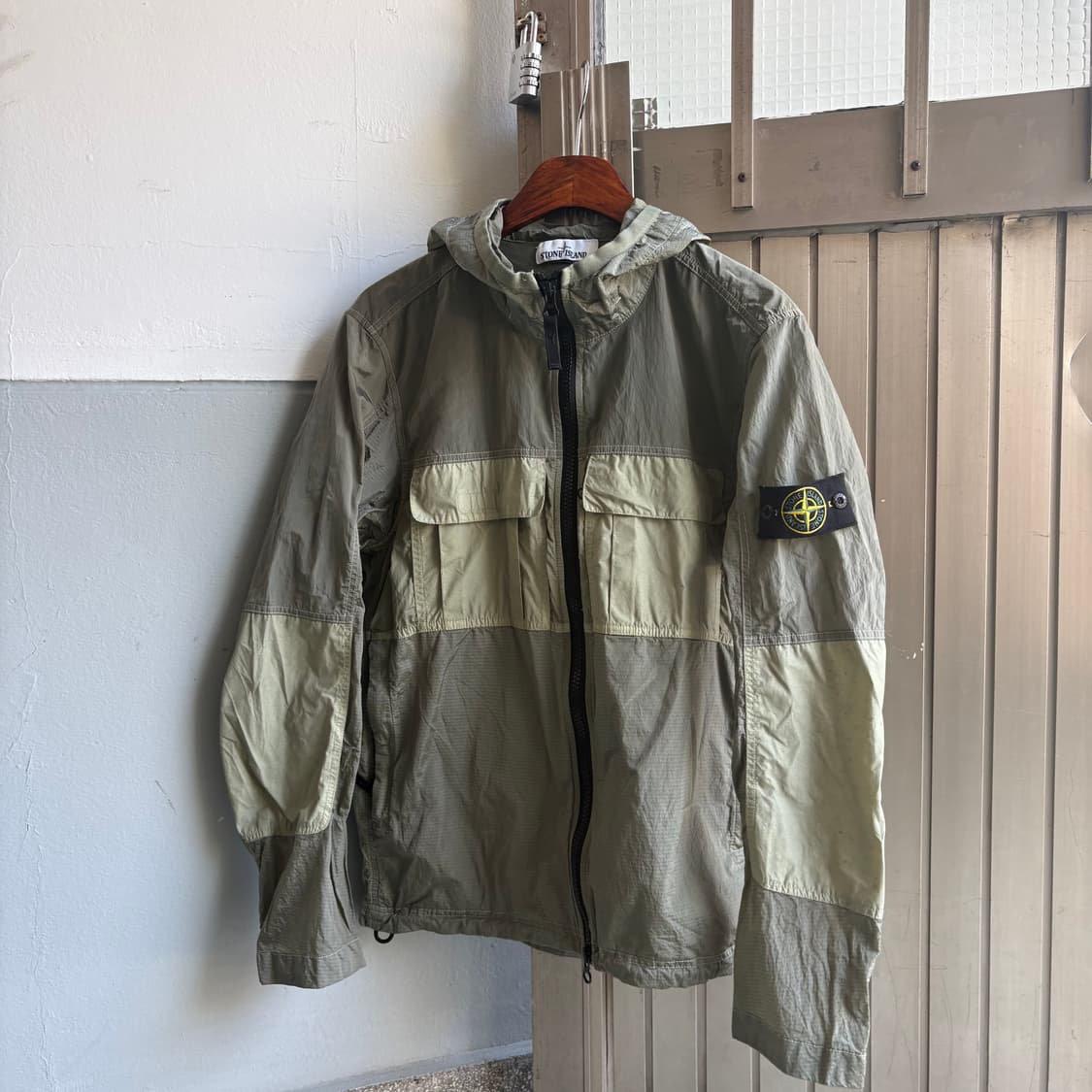 19fw 스톤아일랜드 메탈 워트로 립스탑 자켓 상품이미지3