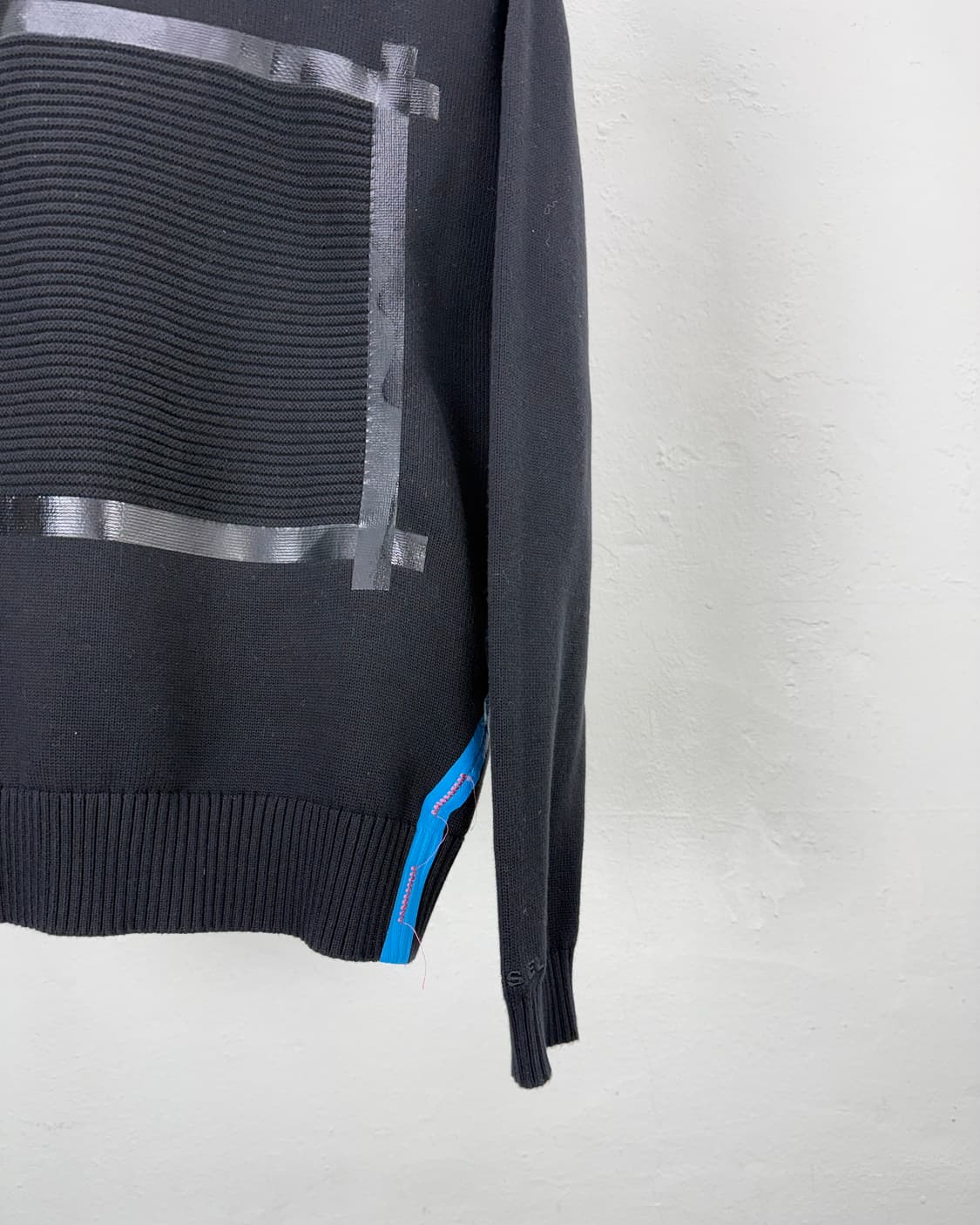 디젤 게스 블랙 네오플랜 테이핑 크루넥 니트 스웨터 상품이미지5
