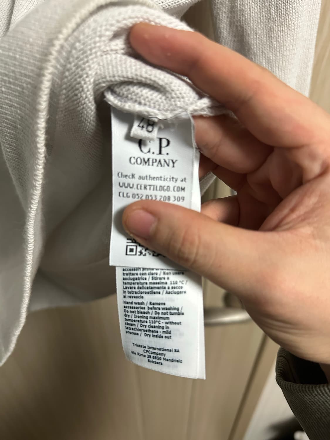 CP컴퍼니 연그레이 렌즈 니트 (48) 상품이미지4