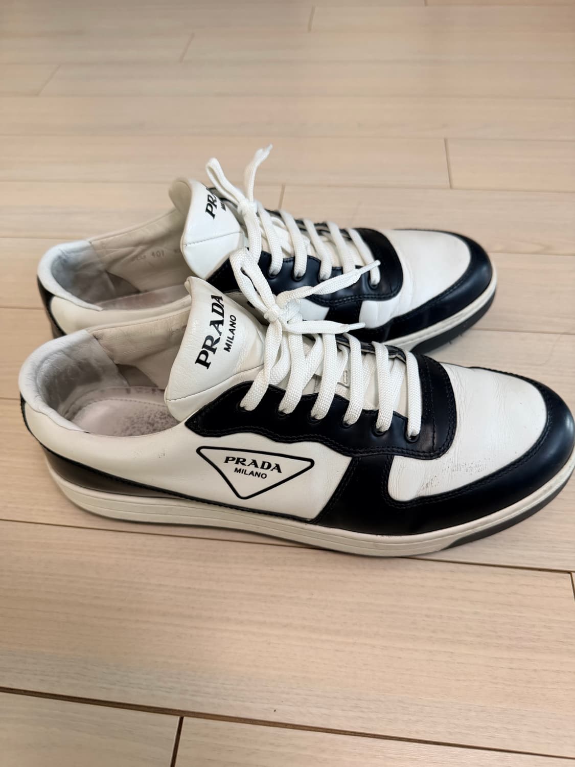 프라다 다운타운 레더 스니커즈 45사이즈 (정품) 상품이미지2