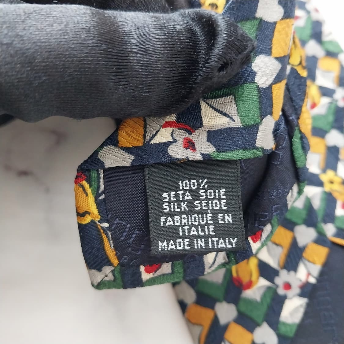 웅가로 실크 네이비&옐로 플로럴 넥타이 9.9cm A+등급  K1234
 상품이미지10