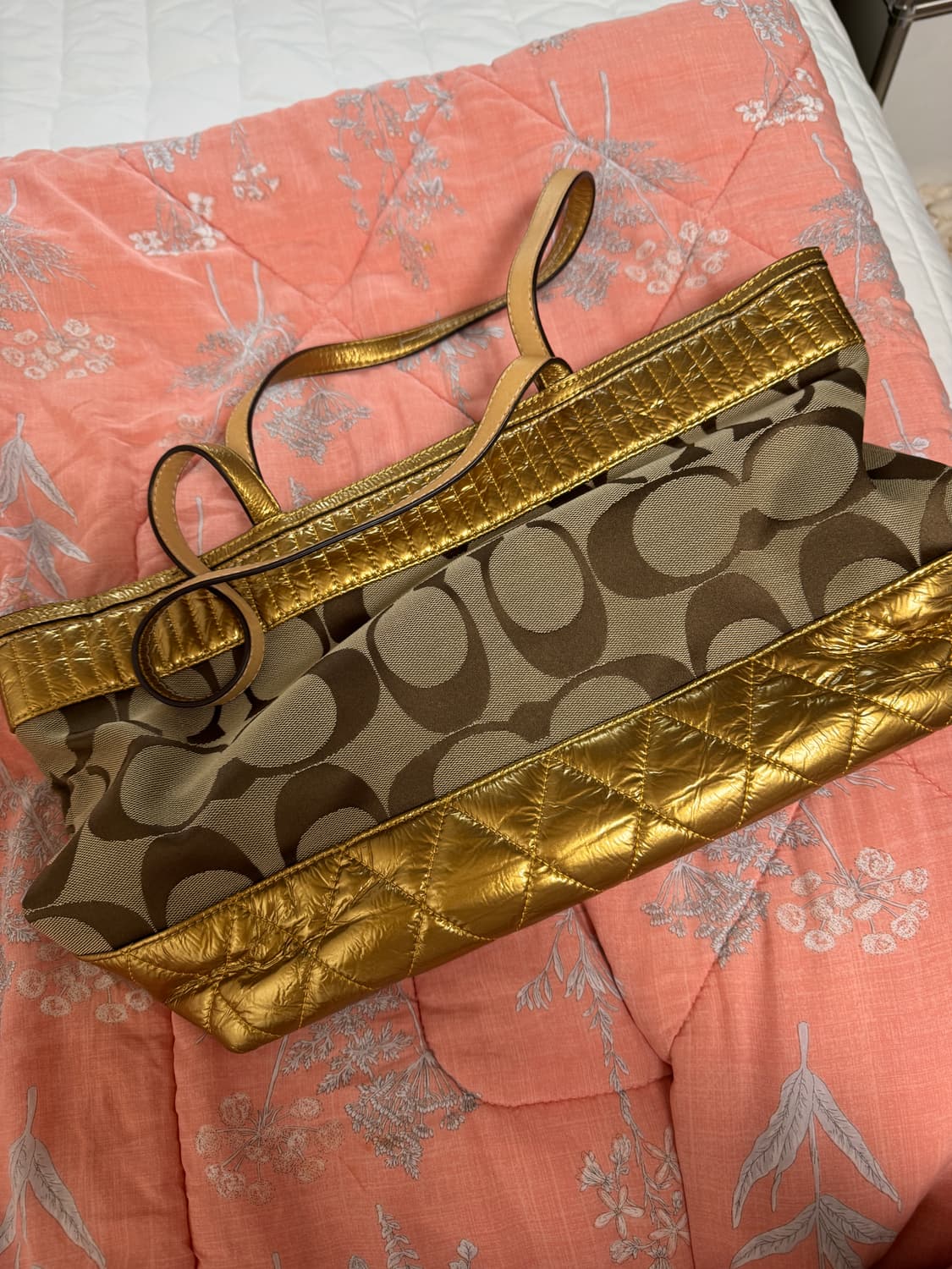 코치 시그니처 토트백 상품이미지1