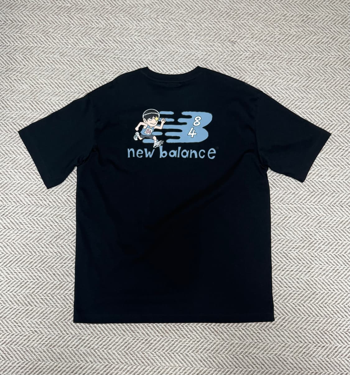 뉴발란스 X 기안84 반팔티 상품이미지1