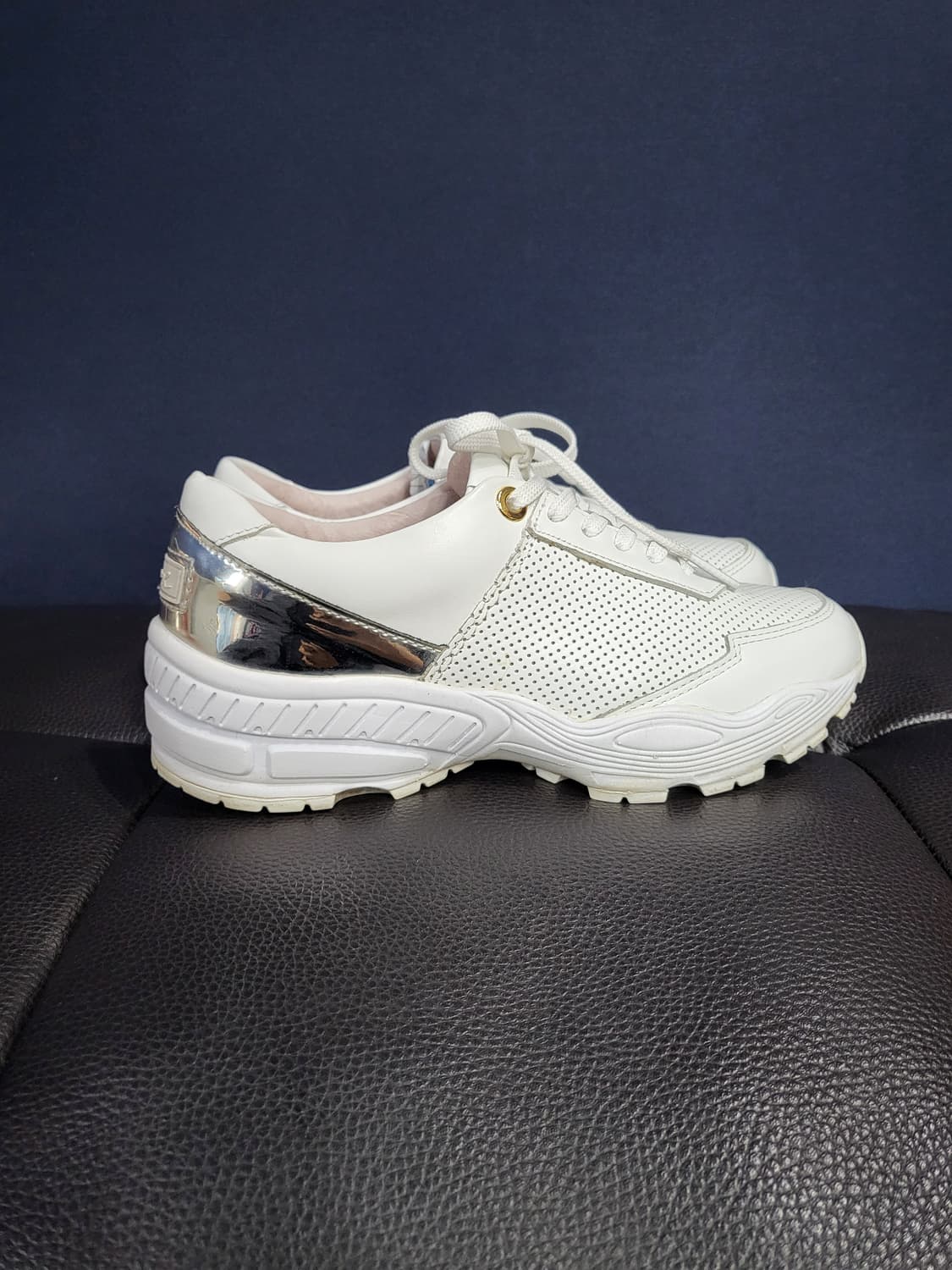 슈콤마보니 실버 스니커즈 상품이미지2