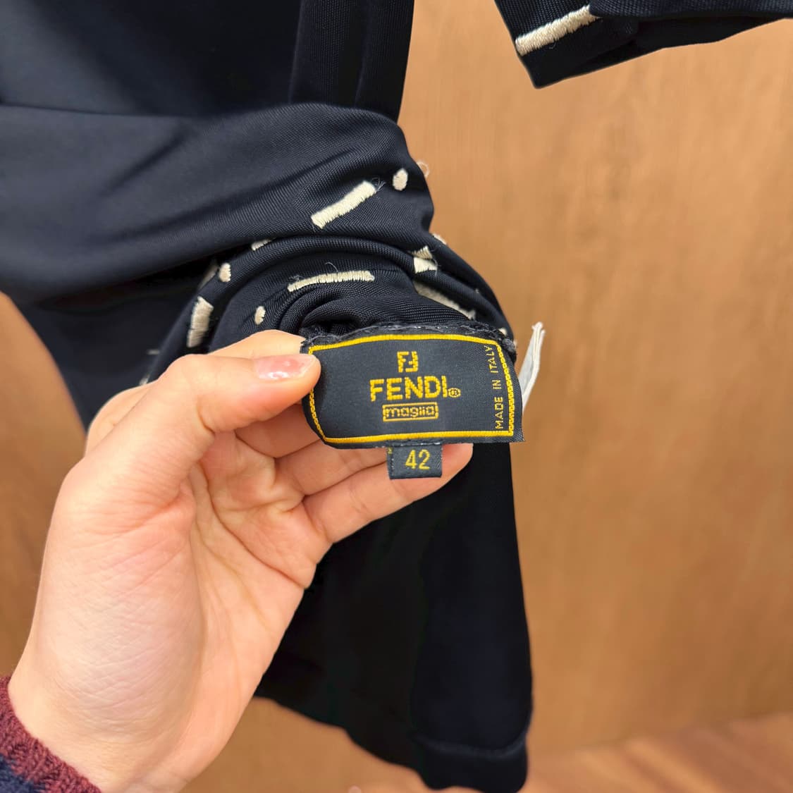 펜디 PK 반팔 티셔츠 자수 스티치 로고 디테일 슬림핏 블랙 상품이미지6