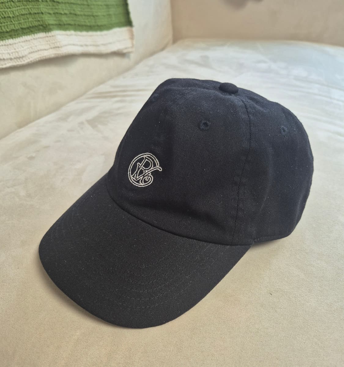 레이브 RAIVE 블랙 볼캡 상품이미지1