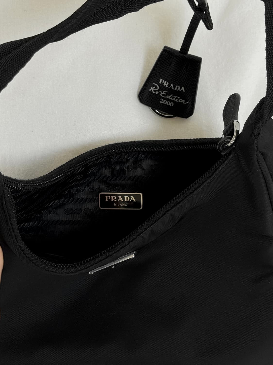 프라다) 리에디션 2000 리나일론 호보백 블랙 상품이미지5
