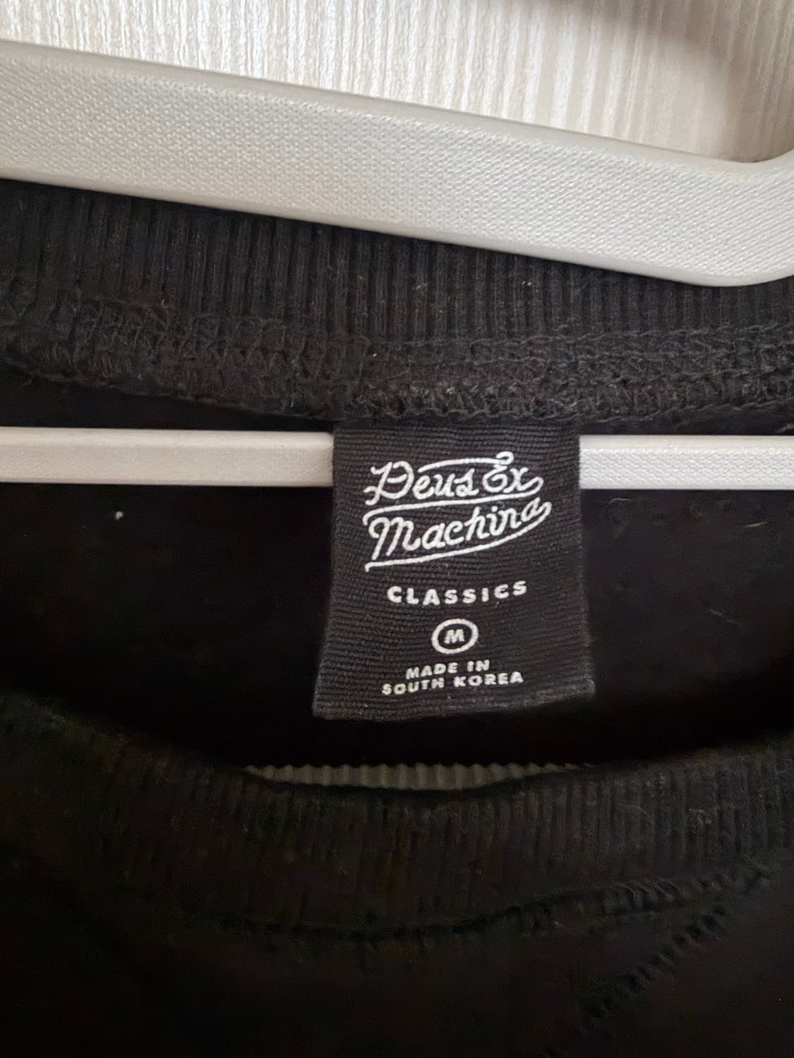 데우스 엑스 마키나 서울 어드레스 크루넥 블랙 상품이미지2