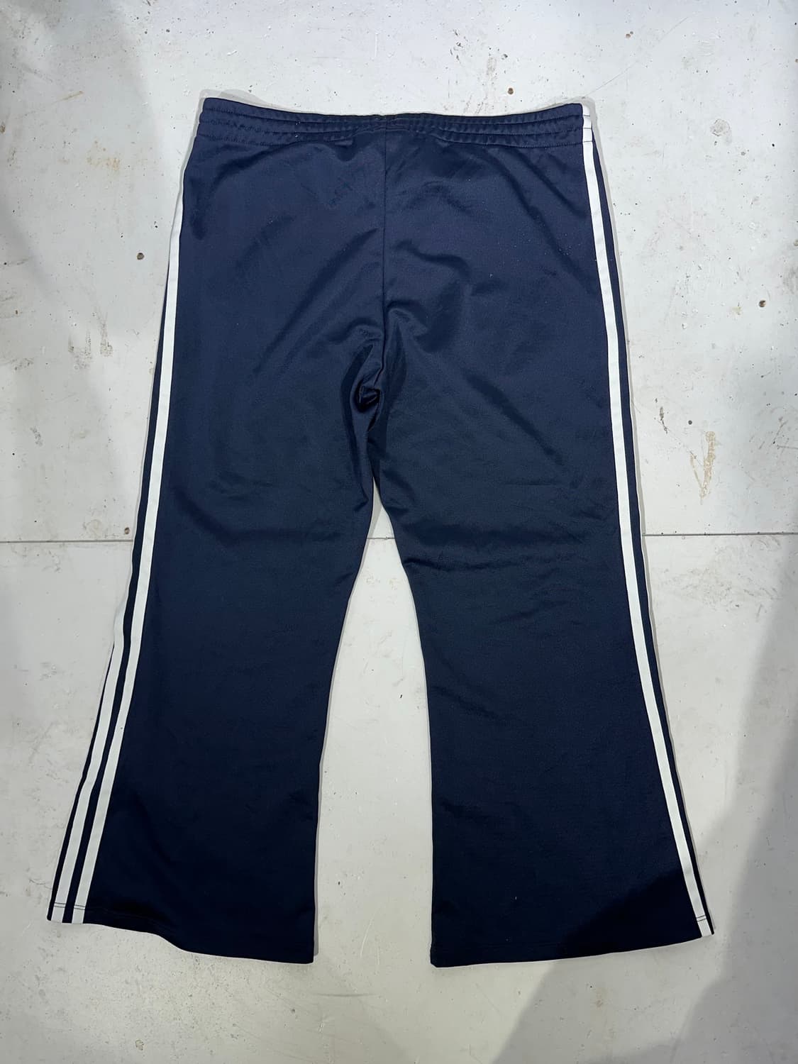 아디다스 네이비 와이드 화이트 삼선 부츠컷 파이어버드 팬츠 상품이미지5