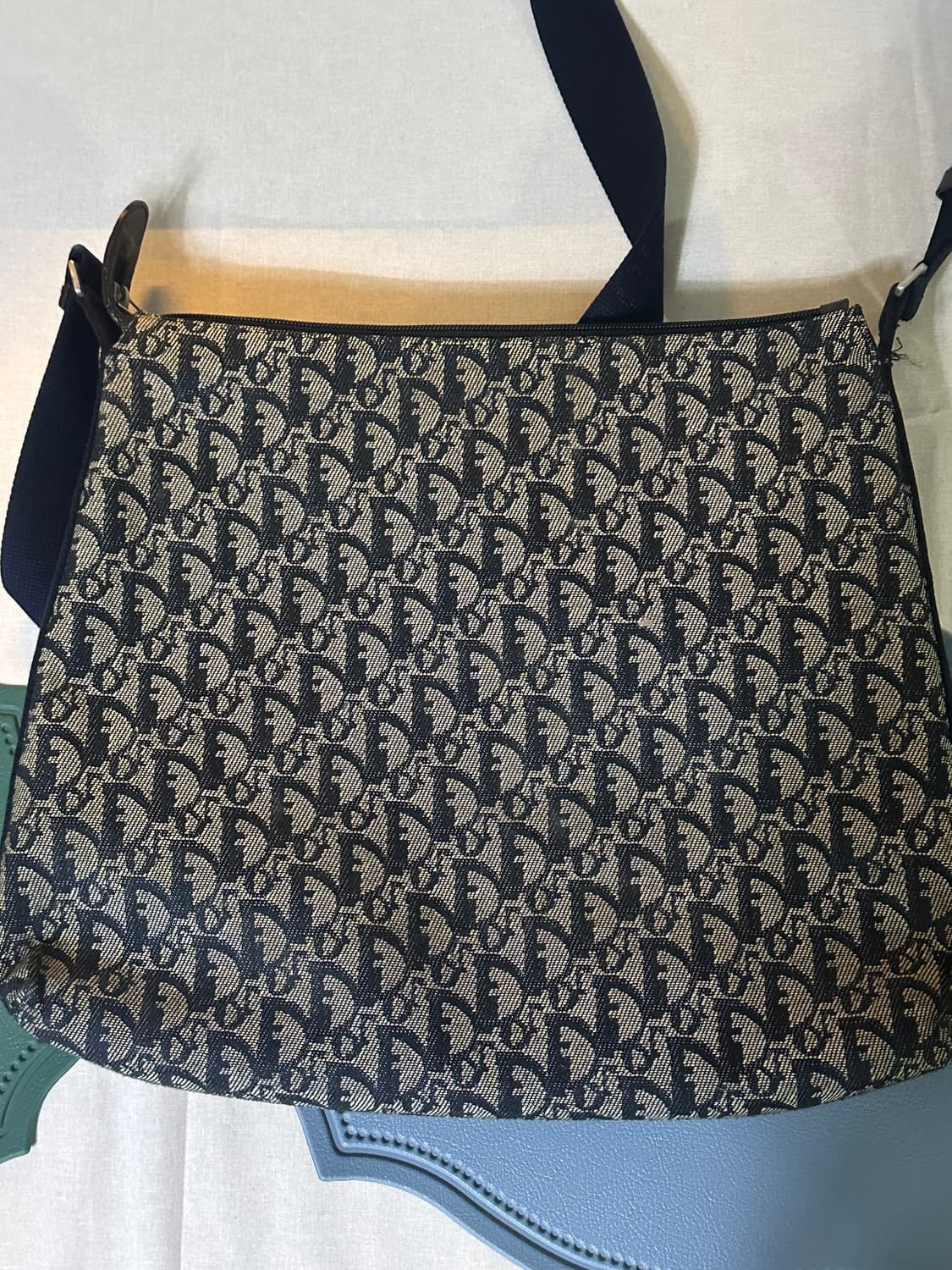 디올 크로스백 상품이미지1