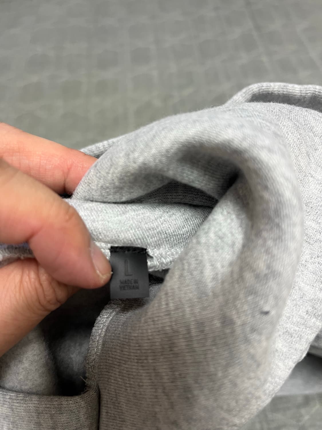 에센셜 Fear Of God 후드티 회색 24FW 상품이미지4