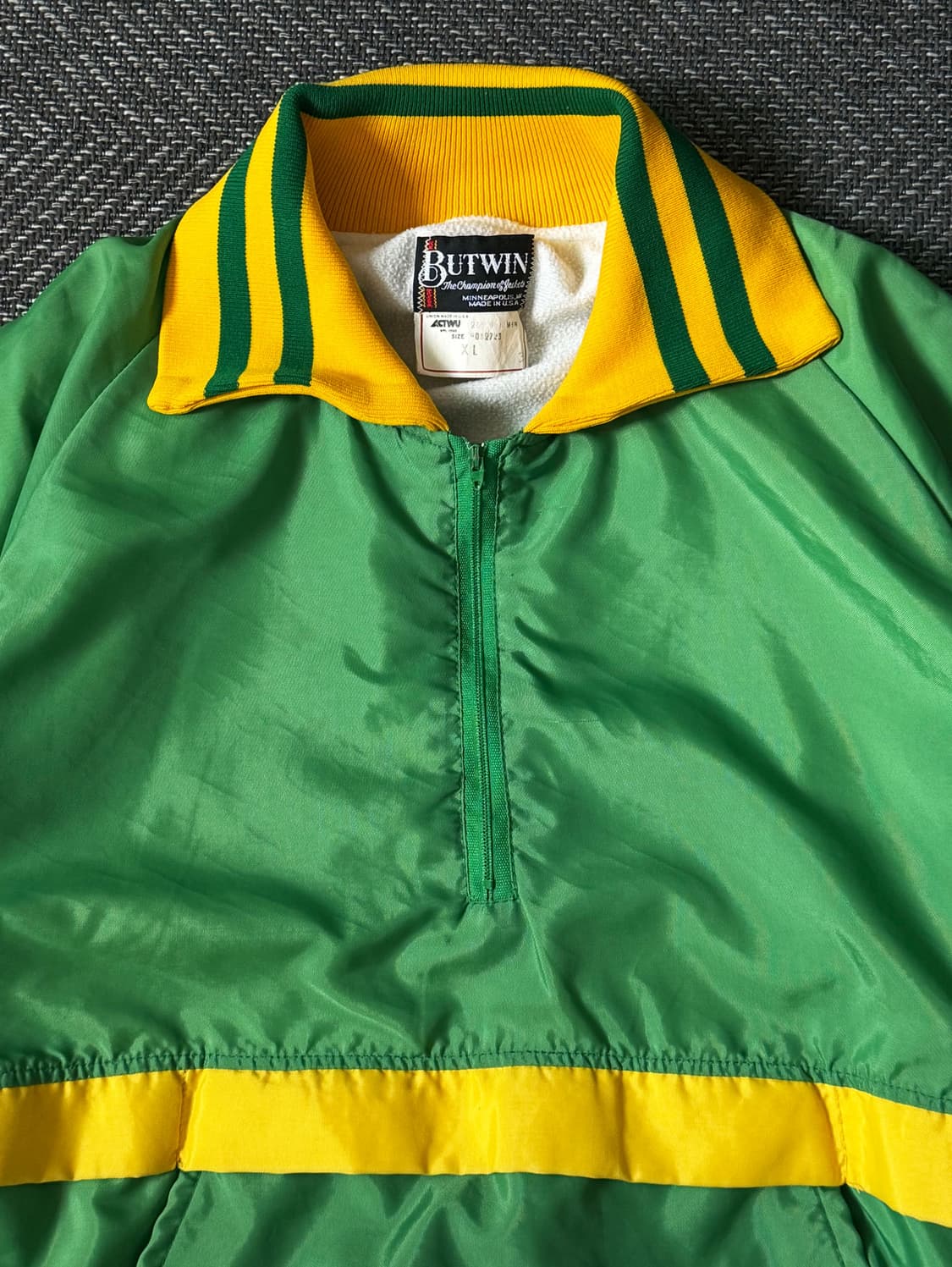 80s USA BUTWIN 빈티지 나일론 풀오버 (105-108) 상품이미지2