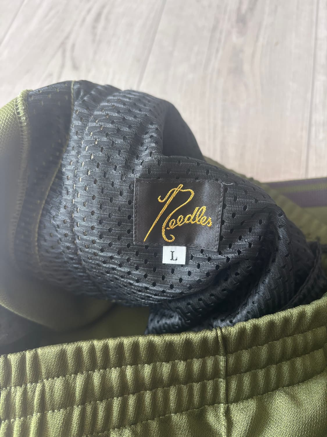 [L] 니들스 트랙팬츠 올리브 스트레이트핏 상품이미지4