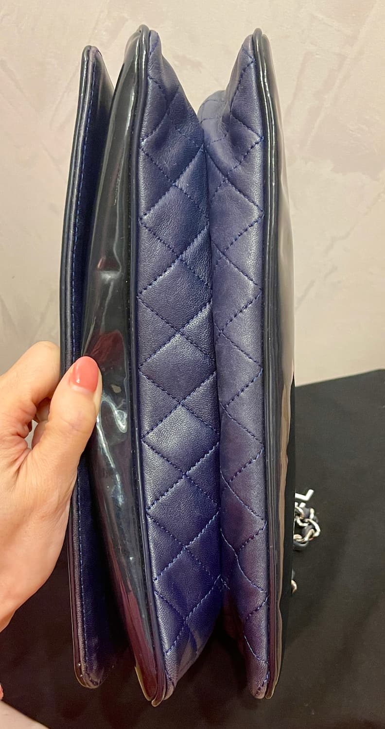 샤넬 레어템13번대 립스틱 백 (네이비 콤비 CC 로고 플랩 숄더백) 상품이미지8