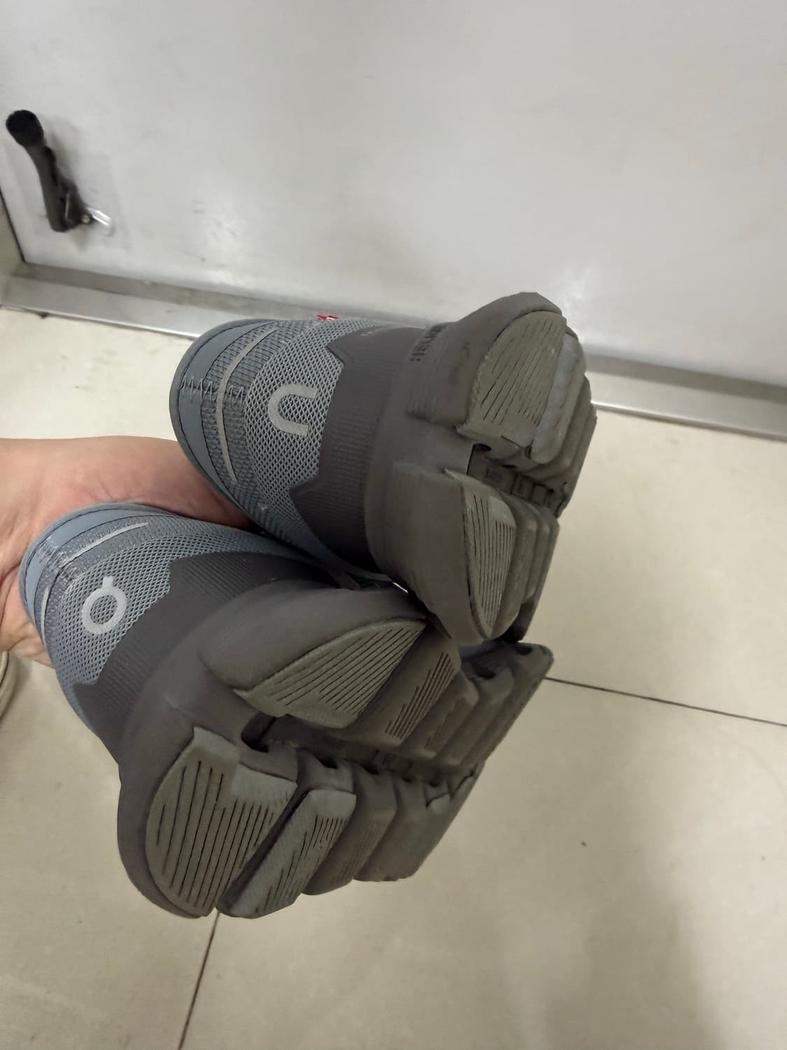 온러닝 클라우드 X3 EU42 UK8 상품이미지3