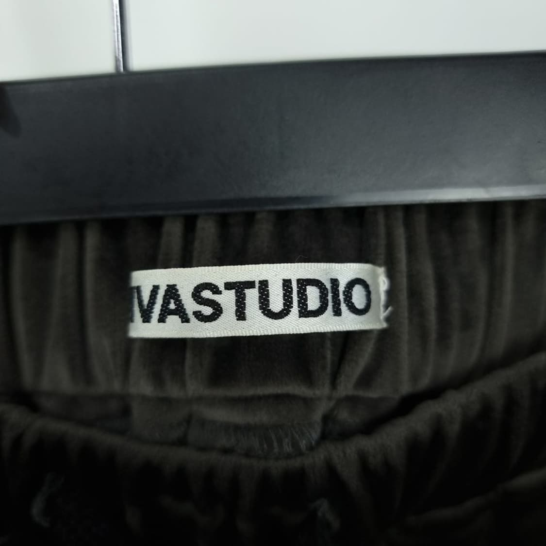 [비바스튜디오] 벨벳 와이드 트랙 팬츠 M19649 상품이미지7