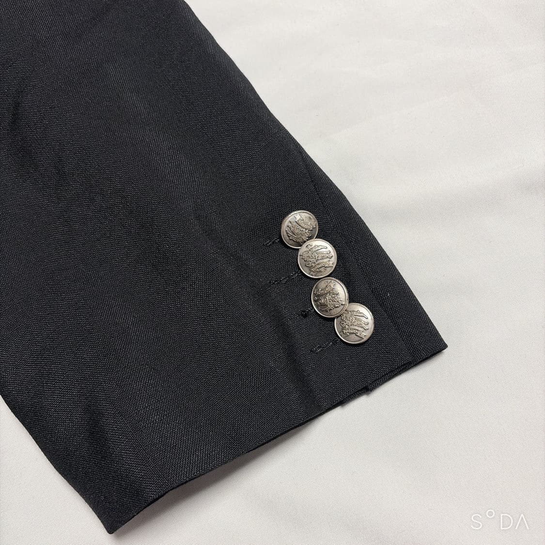 버버리 블랙 더블 브레스티드 자켓 상품이미지7