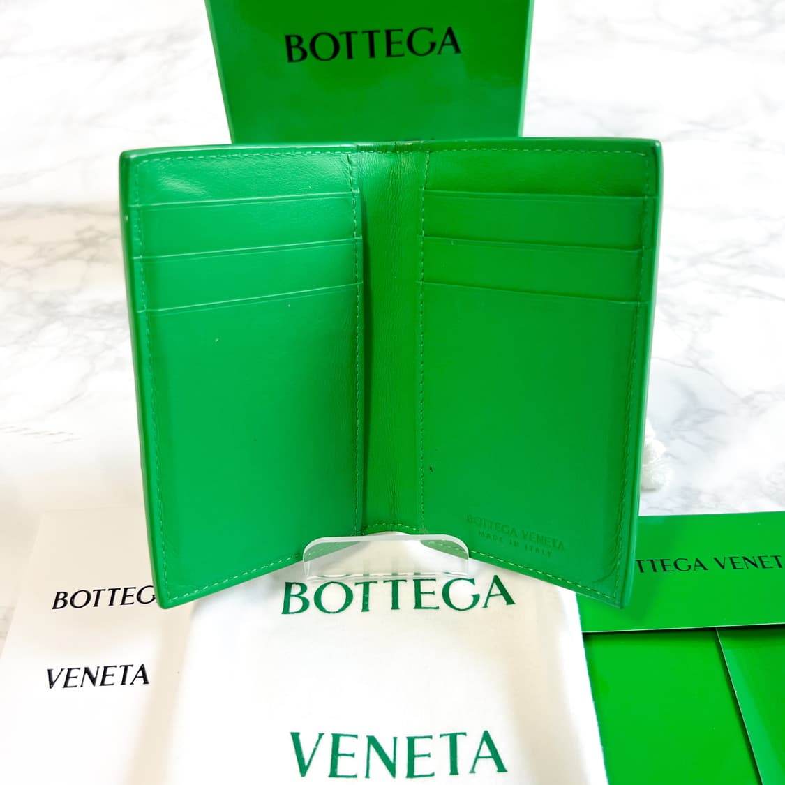 [신형] 보테가베네타 카세트 플랩 카드지갑 상품이미지4