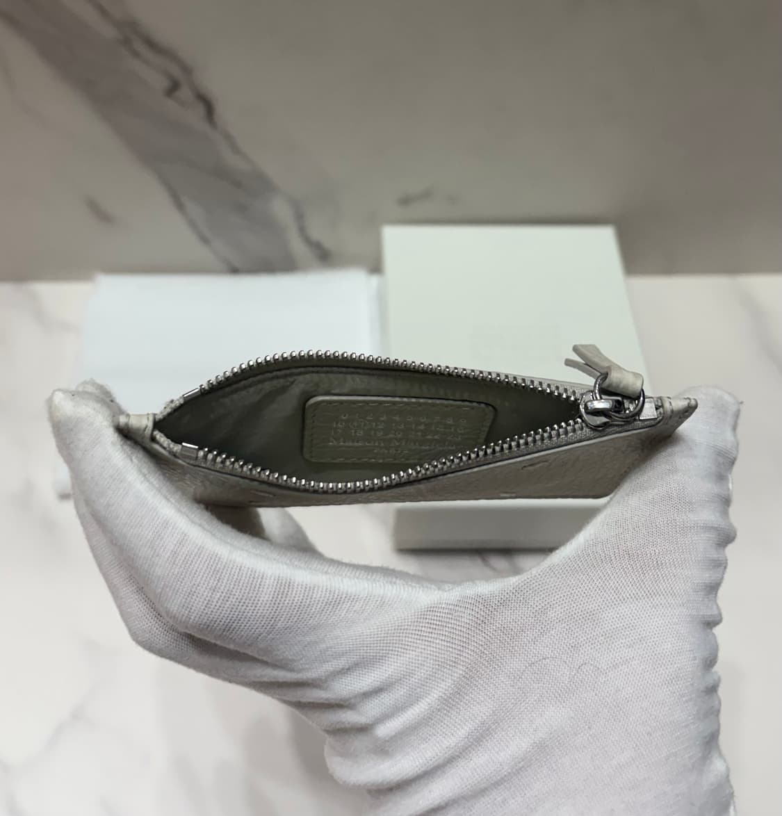 [정품] 마르지엘라 지퍼 카드지갑 아이보리 상품이미지3