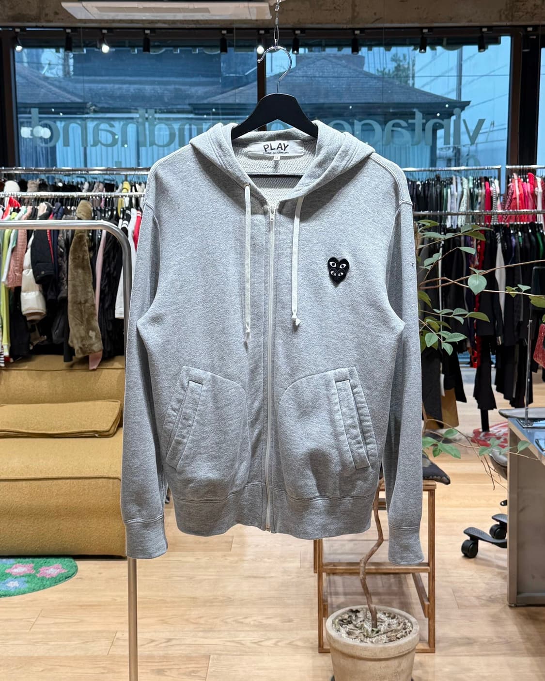 꼼데가르송 플레이 그레이 더블 블랙 하트 와펜 코튼 후드 집업 상품이미지1