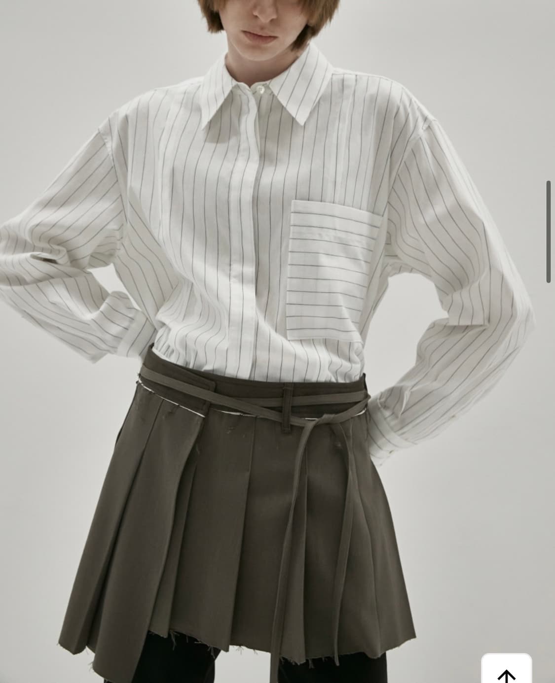 인사일런스 우먼 컷오프 플리츠 스커트 브라운  상품이미지4