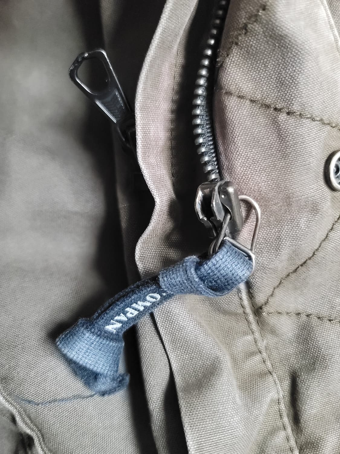 cp컴퍼니 야상 필드자켓 95정사이즈 상태굿

 상품이미지5