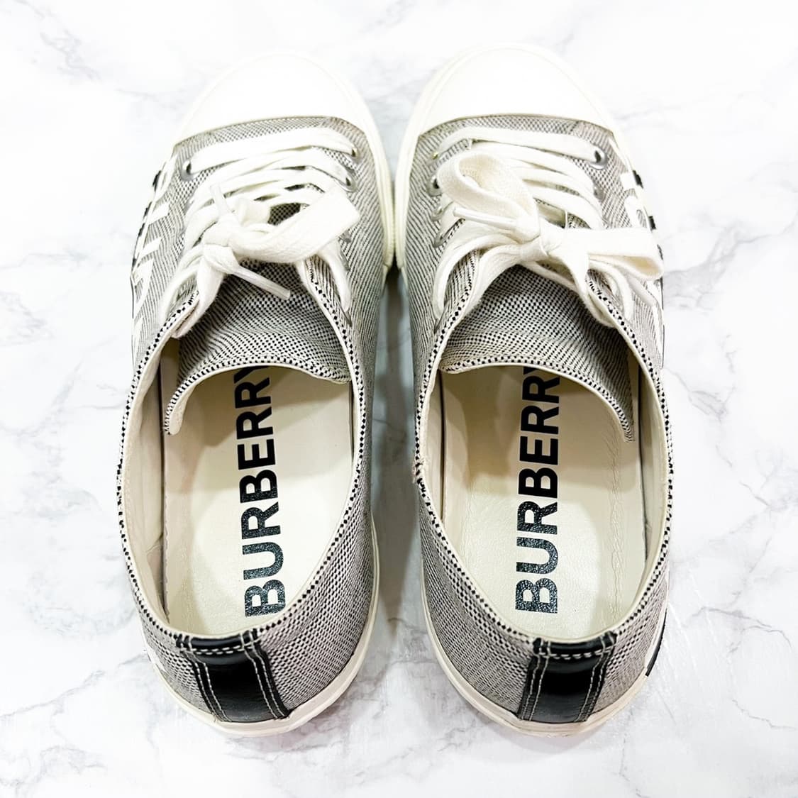 [41.5] 버버리 로고 레이스업 스니커즈 상품이미지4