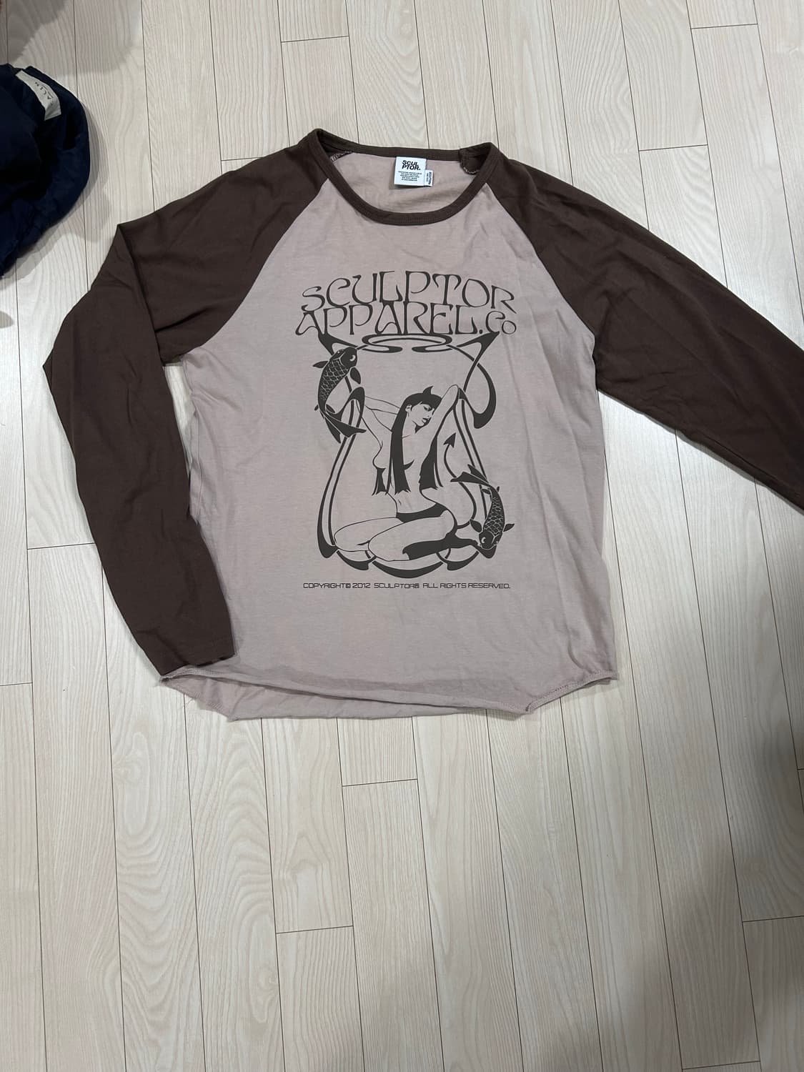 스컬프터 Devil Raglan L/S Tee Beige/Brown 상품이미지1