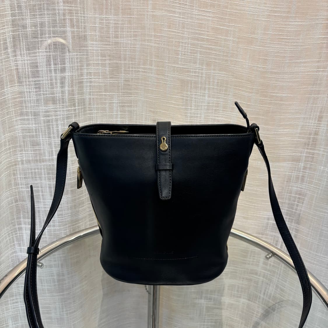 정품 빈폴 소가죽 버킷 크로스백     상품이미지2