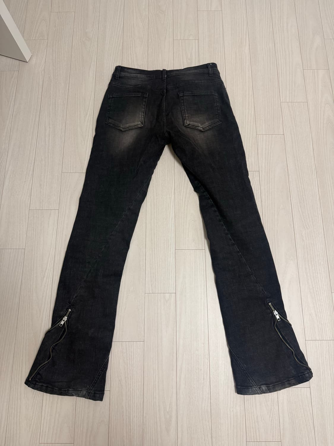 넥스트도어립스 트위스트 지퍼 데님팬츠-흑청 상품이미지2