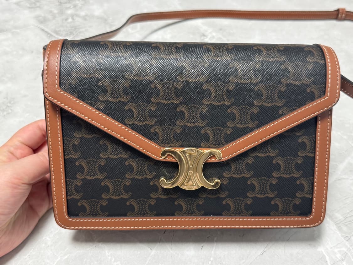 셀린느 엔벨로프 트리옹프 탠 상품이미지1