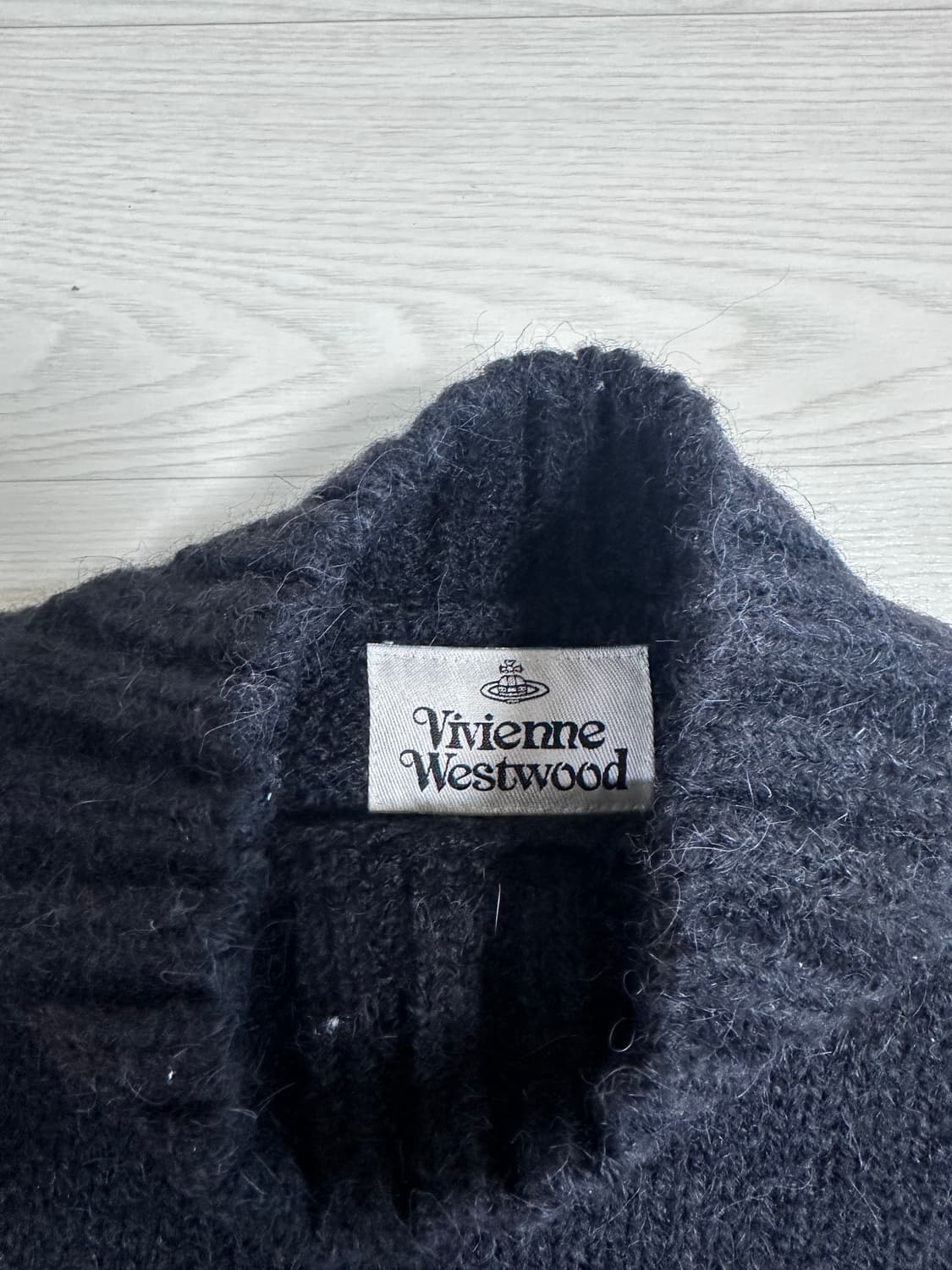 비비안웨스트우드 니트반팔티 상품이미지3