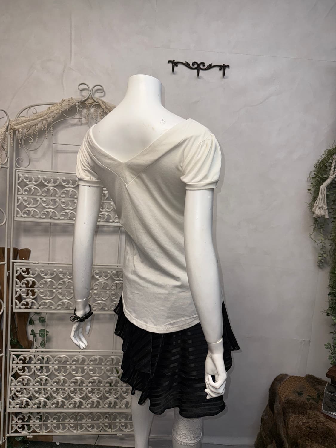 White black fairy floral punching half t 상품이미지5
