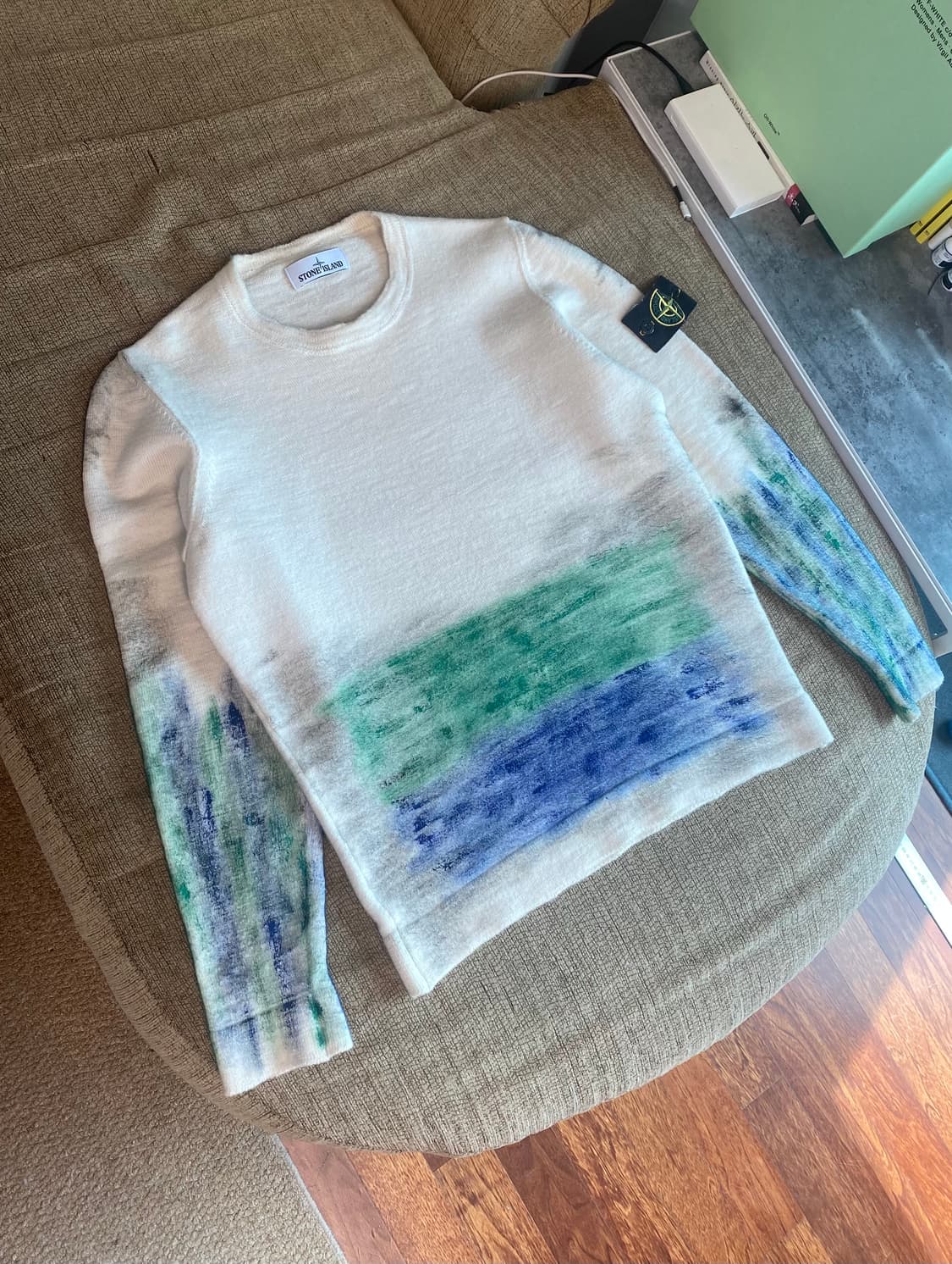 스톤아일랜드 디그라데 페인팅 스웨터 ㅡ95사이즈 상품이미지3