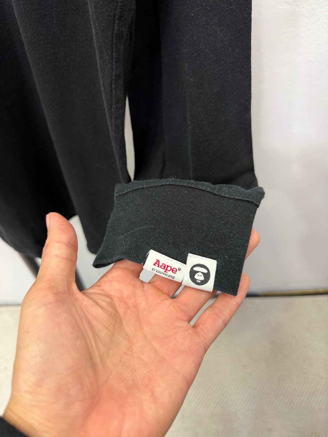 정품) Aape 에이프 블랙 롱슬리브 XL 상품이미지4