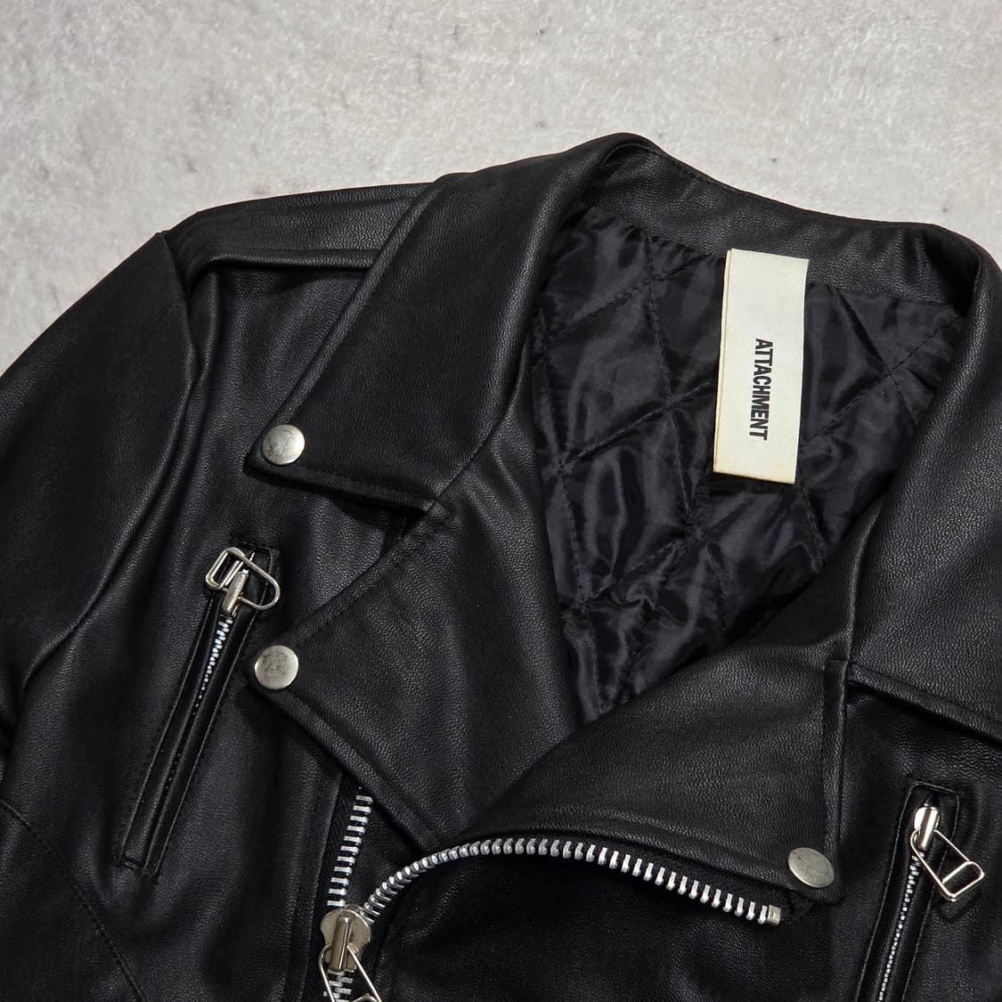 어태치먼트 블랙 라이더 자켓 상품이미지2