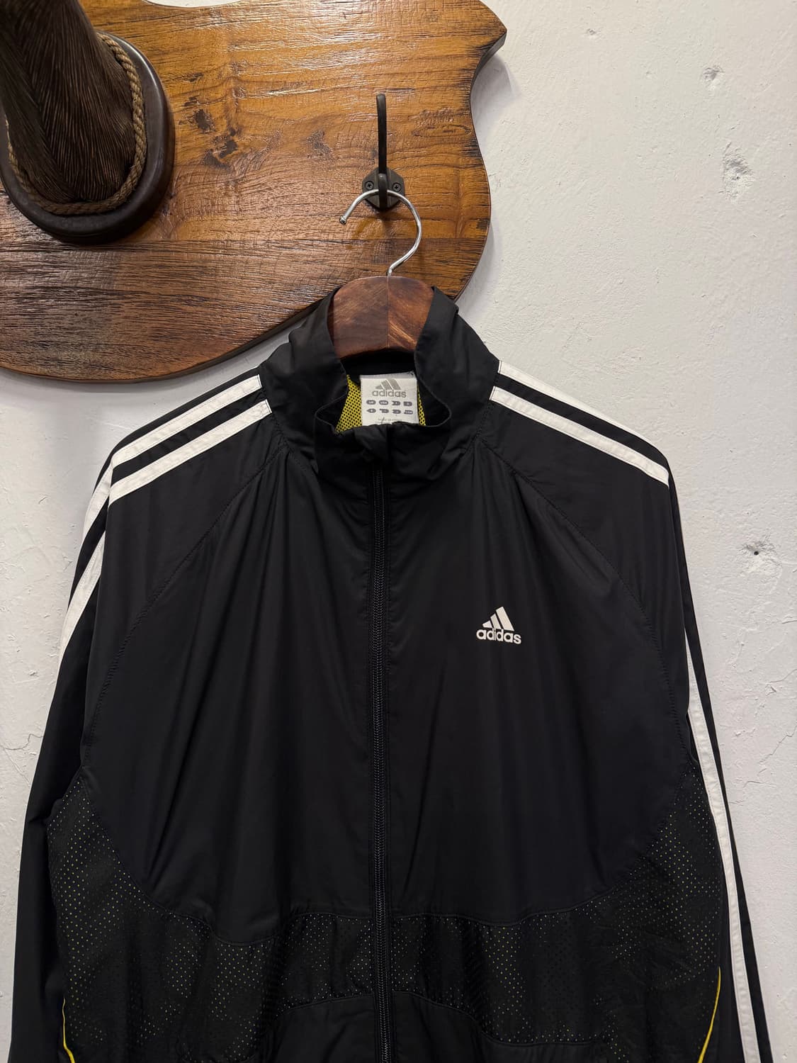 (L) Adidas 아디다스 3-Stripes Mesh Lined Win 상품이미지1