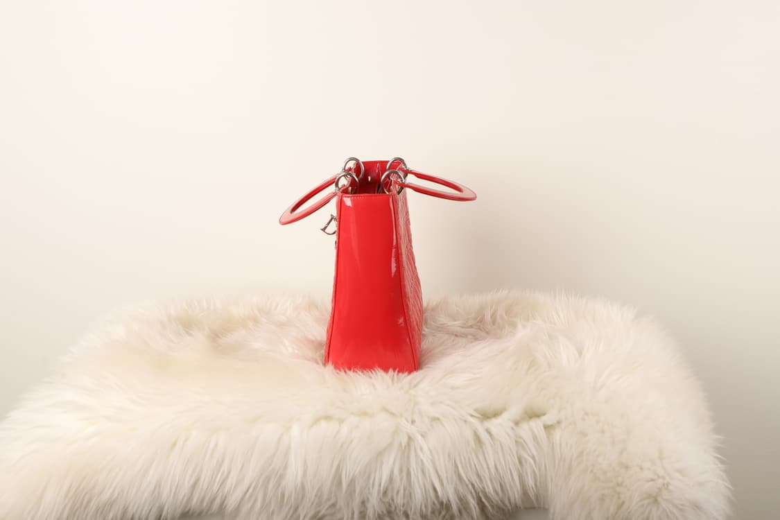 디올 레이디 디올 라지 레드 에나멜 상품이미지4